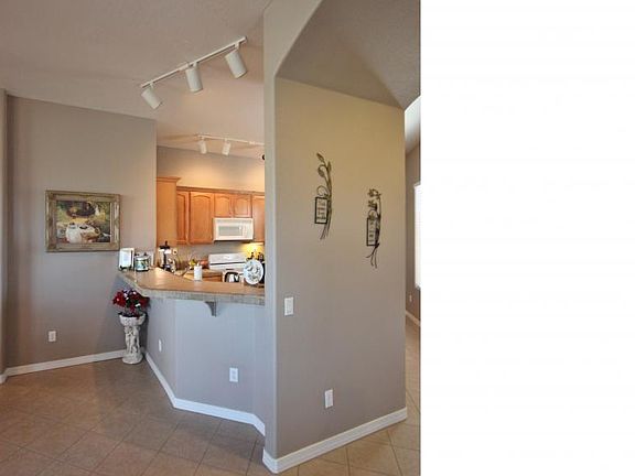 3rd image of 2881 Esmerelda Dr