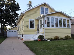 142 W 19th Ave, Oshkosh, WI 54902