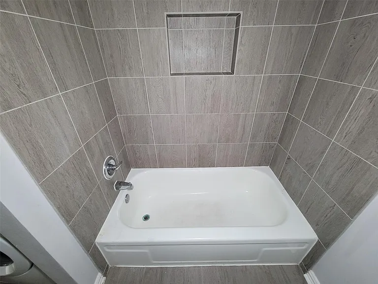 2513 Kowis St #B — Photo 18
