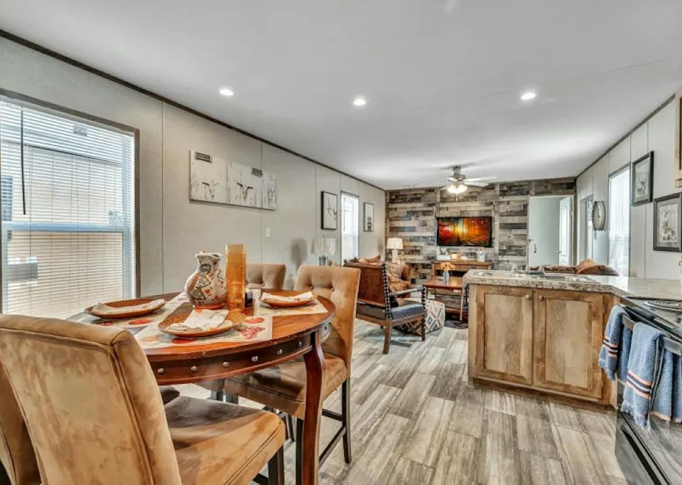 1st image of 1704 Mlk Jr Blvd #266