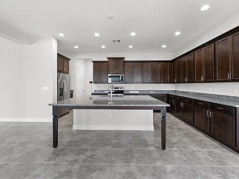 5418 Empire Dr — Photo 5