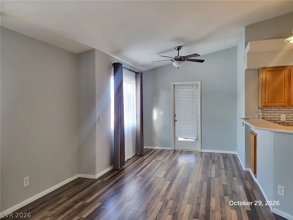 2 bed, 2.0 bath, 1149 sqft, $1,595 — Photo 4