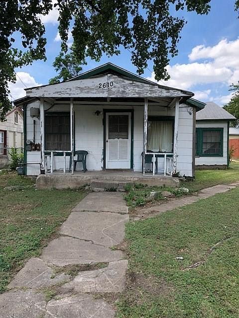 1st image of 2610 Oaklawn Ave