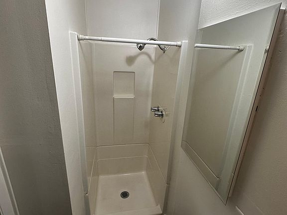 4th image of 1137 Monterey Blvd APT 2