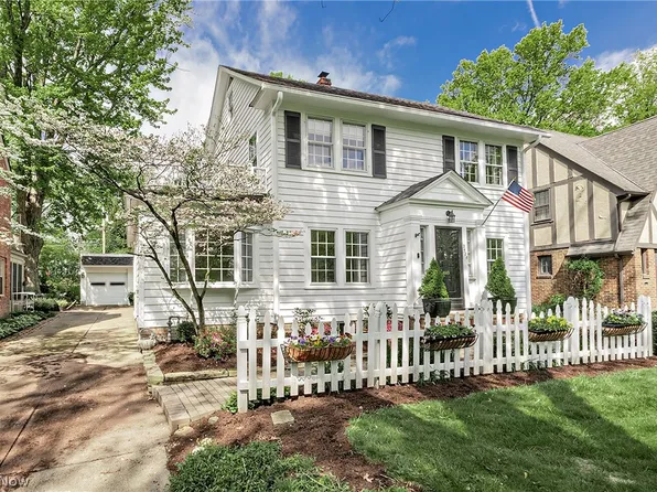 2528 Ashurst Rd, University Heights, OH 44118