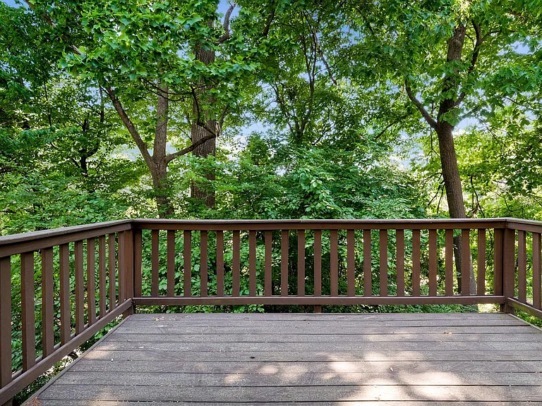 137 Weybridge Dr — Photo 13