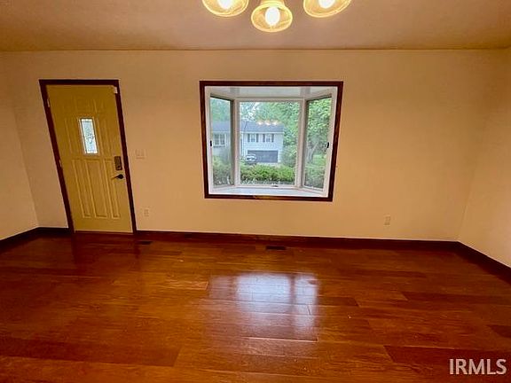 4th image of 3342 N Kingsley Dr