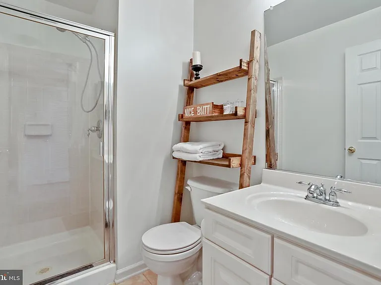 1307 Pendleton Ln — Photo 26