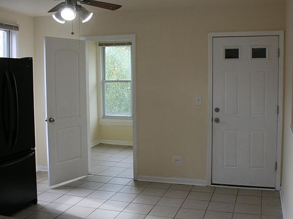 3rd image of 2-5326 S Washtenaw Ave #2