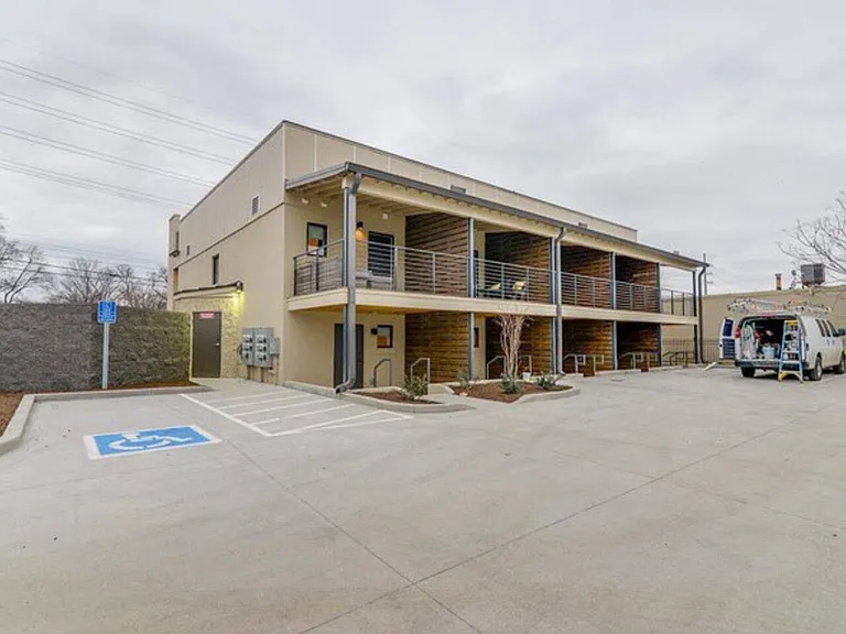 2507 Clifton Ave #103 — Photo 8