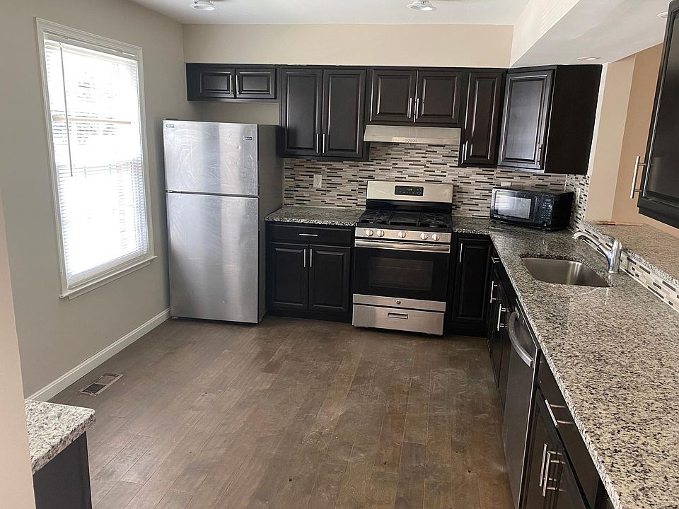 2nd image of 7773 Hiawatha Ln