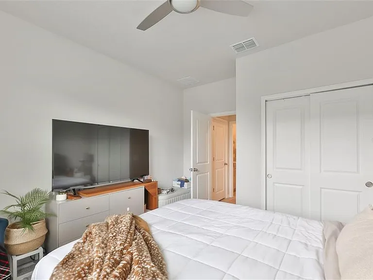 1123 Creek Valley Ct — Photo 20