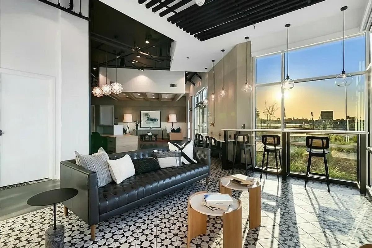 805 Riverfront — Photo 1
