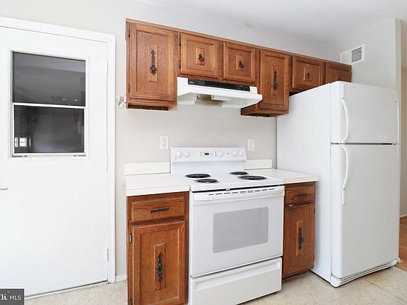 5th image of 6502 Old Sandy Spring Rd