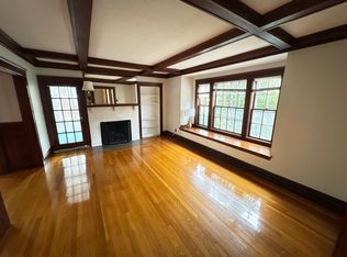 214 Commonwealth Ave RM 1, Chestnut Hill, MA 02467