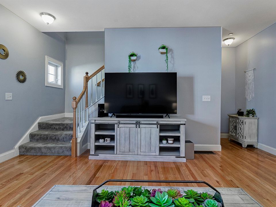 Covey Run 81 N High St Derry NH Zillow