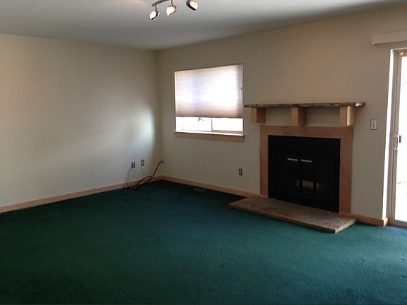 2nd image of 1307 Vesta Cir