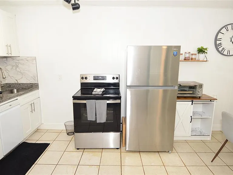 156 146th Ave E #A — Photo 12