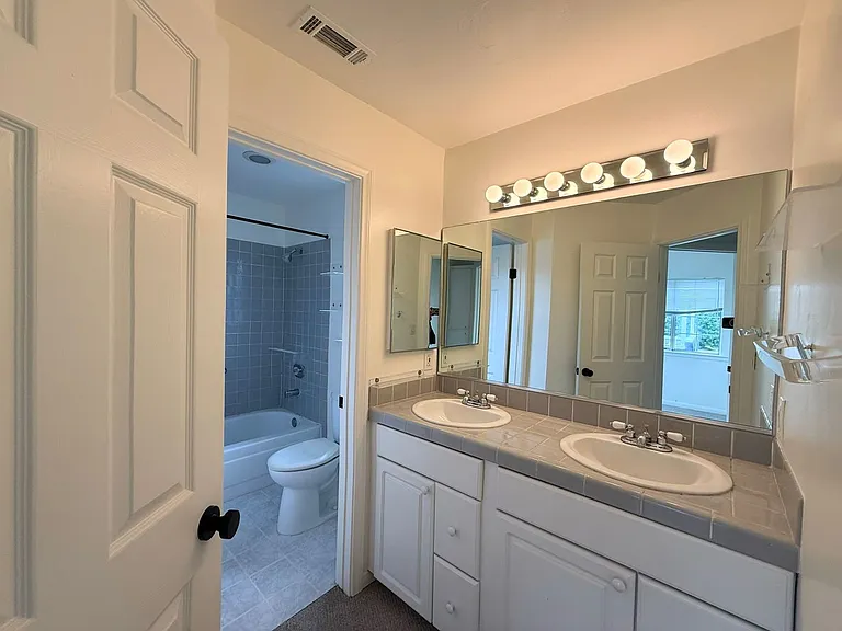 4640 Muir Ave — Photo 13