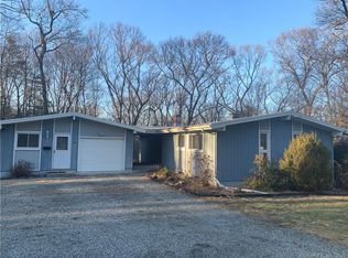 105 Fitch Hill Rd, Uncasville, CT 06382