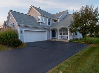 722 Nashua Ct, Crystal Lake, IL 60012