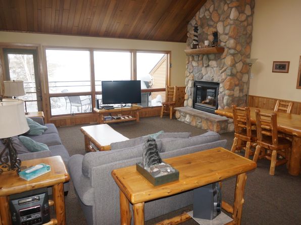 1567 Superior Shores Dr #27, Two Harbors, MN 55616