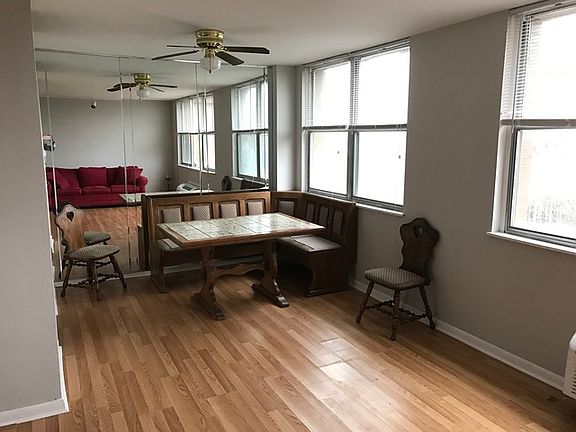 2nd image of 4350 W Ford City Dr #502