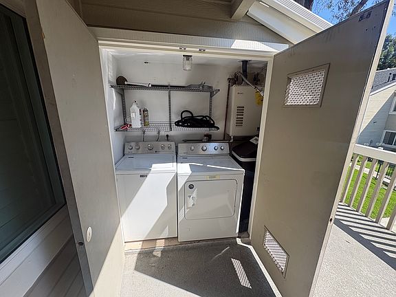4th image of 23469 Cambridge Rd