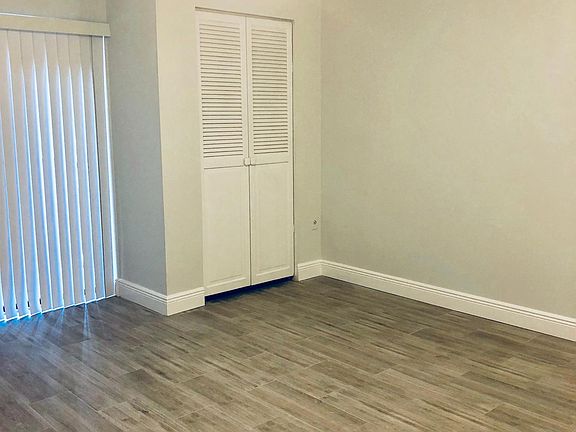 5th image of 3582 NE 171st St APT 205
