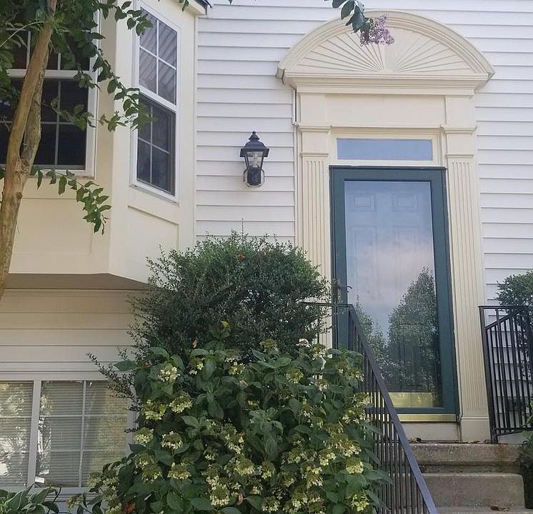 1st image of 1310 Farley Ct S