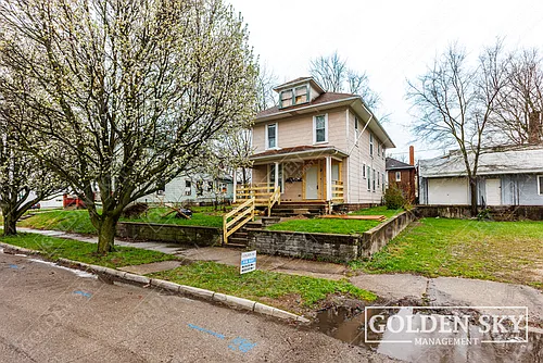219 E Willard St Photo 1