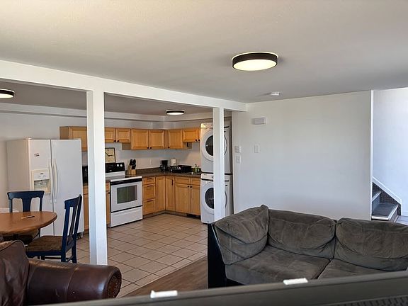 2nd image of 206 1/2 E Buffalo St