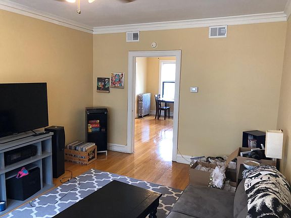 2nd image of 2840 N Francisco Ave APT 3A