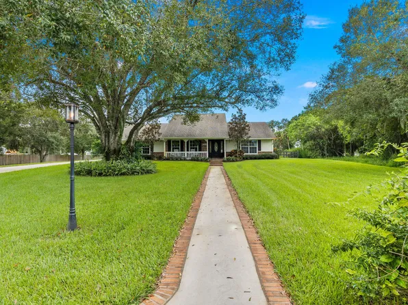 10661 Orange Avenue, Fort Pierce, FL 34945