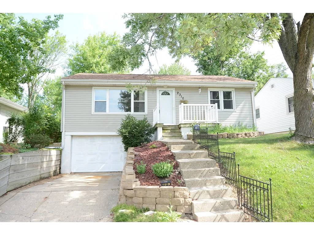 2310 W Hunt St photo 1