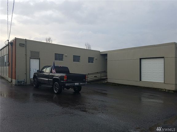 4th image of 323 Davidson Ave