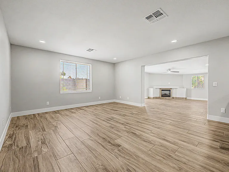 3027 W Tierra Buena Ln — Photo 14