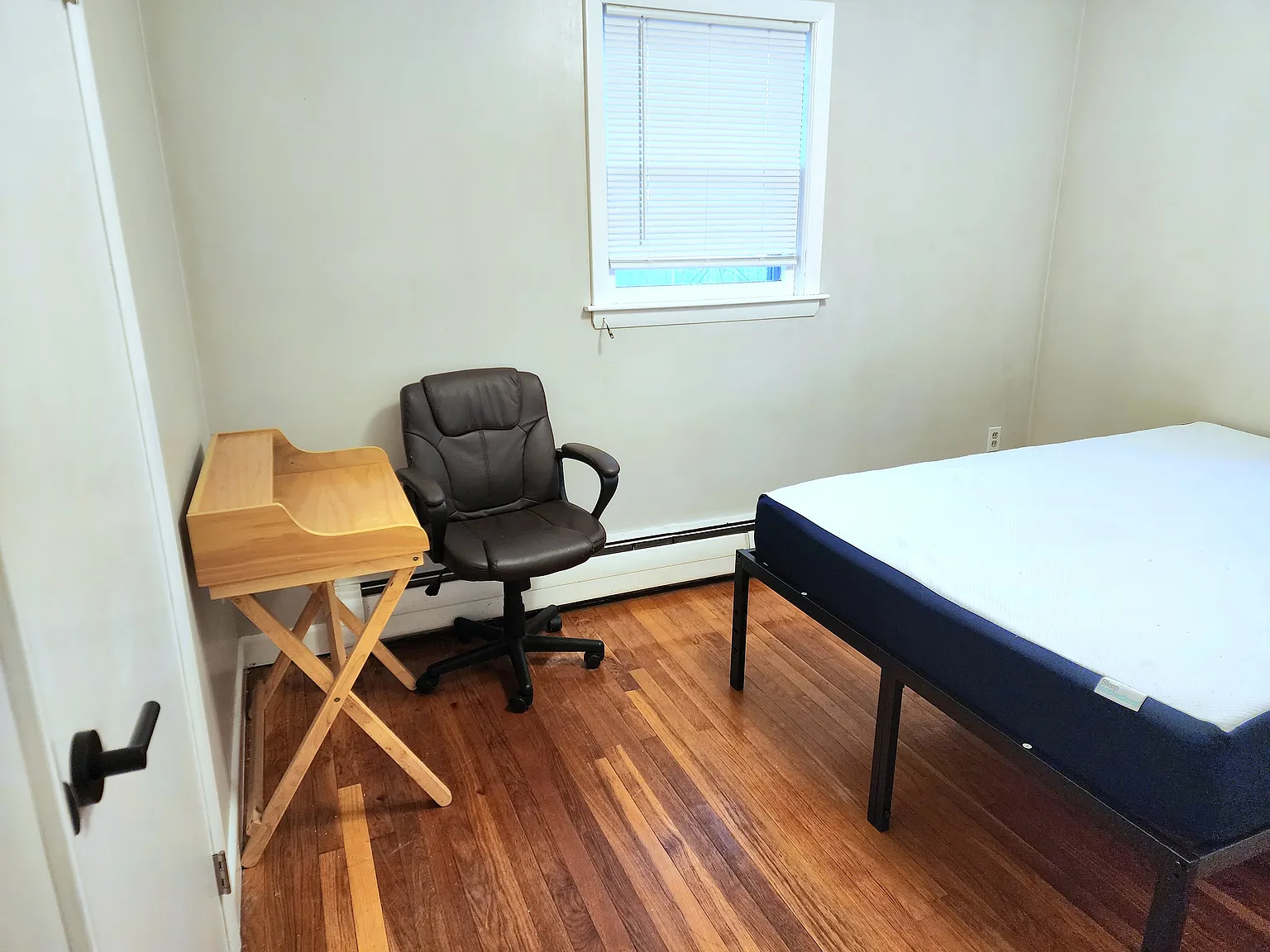 3 bed, 1100 sqft, $800 — Photo 3