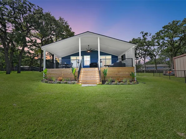 128 Ocean Dr, Gun Barrel City, TX 75156