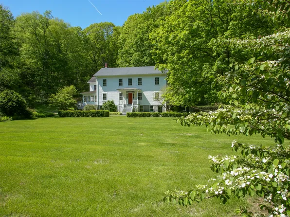 11 Hodge Road, Roxbury, CT 06783