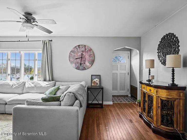 131 Arnold Ave — Photo 7