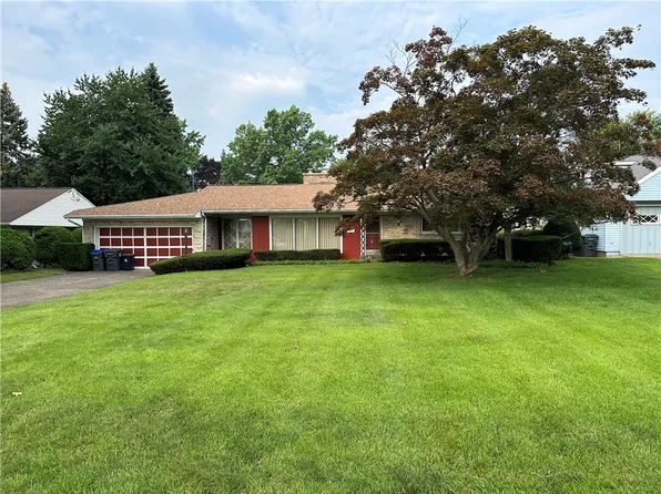 1128 Western Ln, Erie, PA 16505