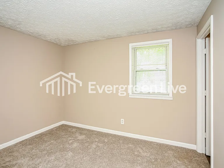 10446 Chris Dr — Photo 9