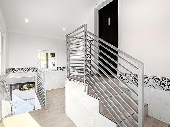 4th image of 2651 Arvia St