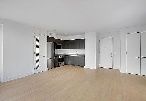 3rd image of 662 Pacific St #19T