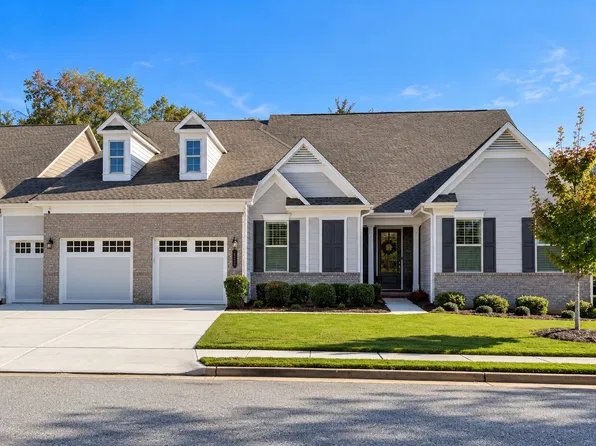 137 Red Maple Dr, Peachtree City, GA 30269
