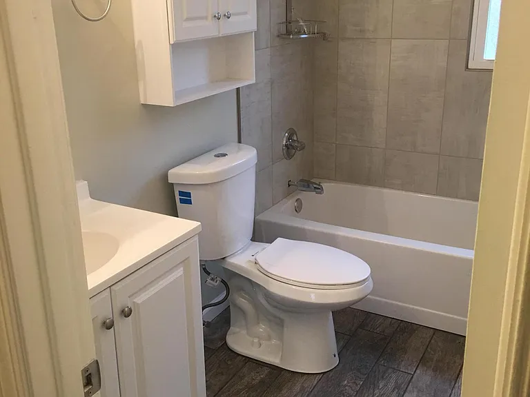 414 W Hill St — Photo 9