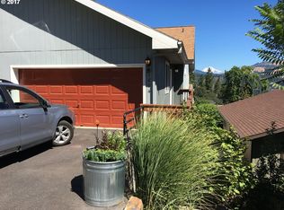 1804 Lincoln St, Hood River, OR