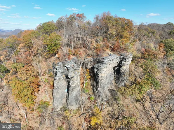 21611 Queens Point Rd SW, McCoole, MD 21562