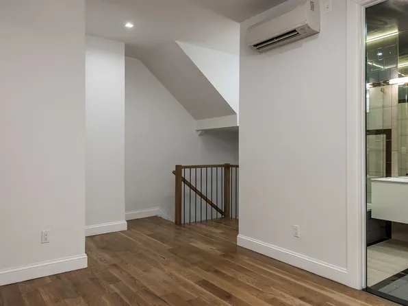 221 Clarkson Avenue image 5 of 10